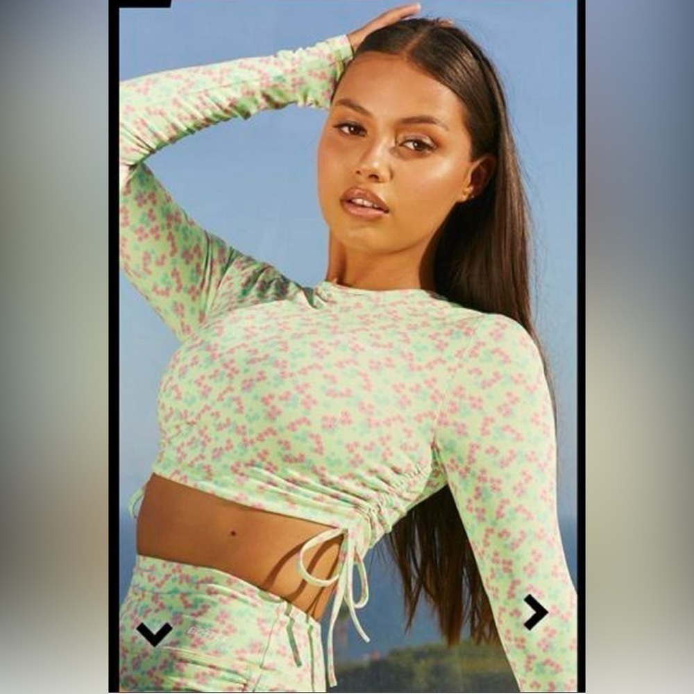 NWT Bo + tee slinky round neck green floral crop top Size: XL Green/floral print